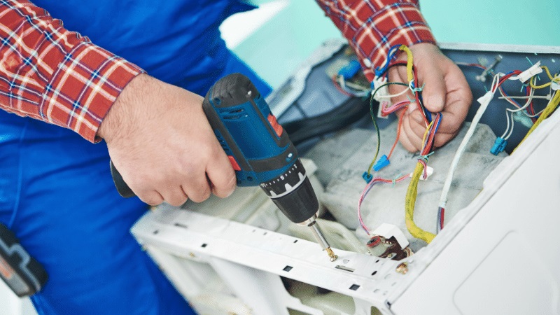Karşıyaka Gorenje Gorenje çamaşır makinesi kart tamiri – Su almama arızası orijinal parça ile giderildi. - Teknik servis örneği
